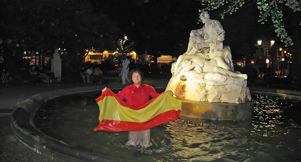 Yo en Wilson en Toulouse celebrando la Eurocopa