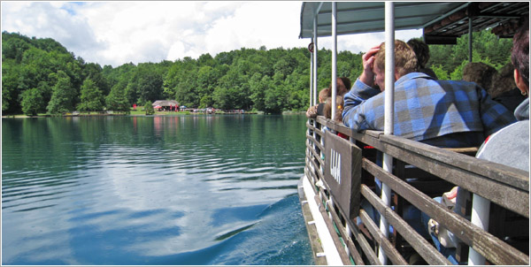 Barco, lagos de Plitvice, Croacia